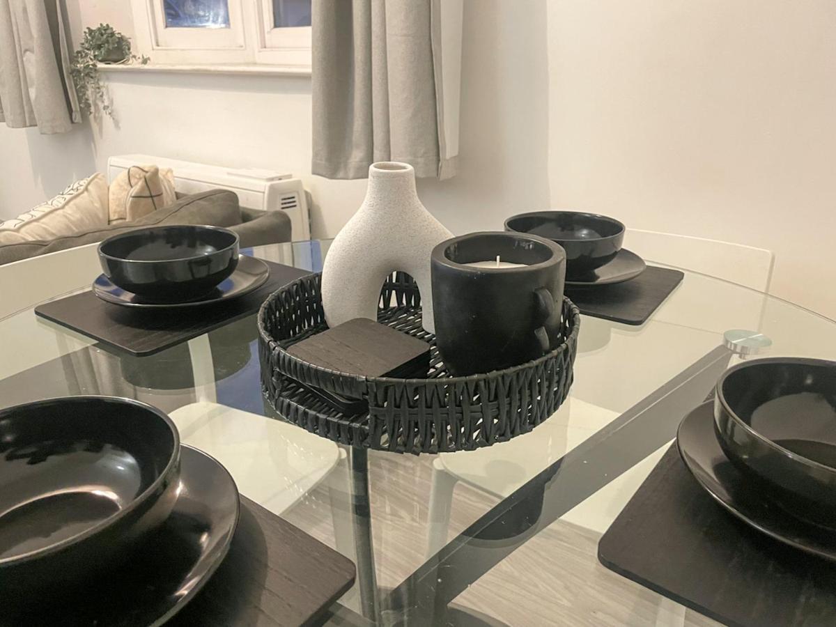 Centre 2br - Perfect For Contractors, Families & Groups - Free Parking & Walk To * Brighton